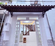 Nhà 2 tầng sàn 40m2, vuông   nguyễn văn khối qv