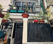 gấp  nhà 2 tầng bình thạnh, 41m  sổ vuông đẹp, sát mặt tiền, chỉ 5 tỷ