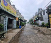 4 Bán nhà 2 tầng dĩan,shr đường 2 xe hơi thông,gần chợ tân long