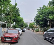 Nhà 4 tầng khang điền   view hồ bơi   giá cực tốt