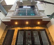Cơ hội    chính chủ- ccmn hoa bằng - cầu giấy. 52m 6t dt 730tr/ năm. 12p kk, thang máy hơn 11 tỷ