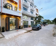 Bán nhà 1 trệt 1 lầu   70m    3 phòng ngủ   hướng đông nam   giá 2 tỷ 220 triệu