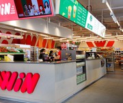 Mặt phố nguyễn công hoan   71,6m    mt 5,4m   36,5 tỷ   3 mặt thoáng   sổ vuông đét