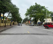 Thửa đất đẹp, vỉa hè, ô tô tránh, đầu tư xây tòa nhà văn phòng, gần nhiều tiện ích  bán