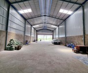 Cho thuê nhà kho 400M2 đường Tôn Đản, giá chỉ 19 triệu
