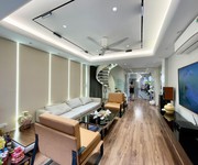 Bán nhà hoàng cầu, ô tô, kd 40m 5 tầng mặt tiền 4m 15 tỷ
