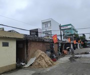 Bán nhà cấp 4 sổ hồng riêng, 2pn , sân để xe hơi, giá chỉ 3,6 tỷ.