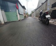 1 Bán nhà cấp 4 sổ hồng riêng, 2pn , sân để xe hơi, giá chỉ 3,6 tỷ.
