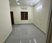1 Cho thuê nhà riêng , ô tô đỗ cửa phù hợp làm văn phòng , dạy học , kho , ở ...gần ngã 4 Metro , Sở D