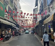 Nhà đường trần phú phường 7 quận 5 cũ.