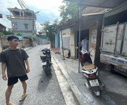 Đất thổ cư cấn hữu quốc oai - hn phân lô - mặt đường thông 3ô tô tránh - dân cư đông đúc  kinh