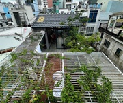 4 Với tài chính 11.2 tỷ có ngay căn nhà ngang bề thế thuộc trung tâm q4- đường bến vân đồn- thông ra