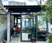 3 Với tài chính 11.2 tỷ có ngay căn nhà ngang bề thế thuộc trung tâm q4- đường bến vân đồn- thông ra
