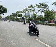 Bán nhà mặt phố ngô gia tự - long biên   180m   145m  sổ    mt 7.2m   49 tỷ