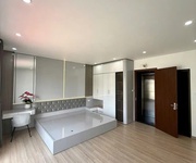 Nhà đẹp ở ngay phố  đàm quang trung 46m2 x 6 tầng mặt tiền 4.88m, 9.1 tỷ long biên.