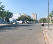 Bán căn nhà phố thương mại đường 30m, kinh doanh đa ngành nghề, sổ hoàn công chính chủ.