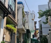 Nhà  đường lê văn sỹ phường 13 quận 3 cũ.