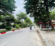 Bán nhà nguyễn xuân khoát  ngoại giao đoàn 150 m, 9 tầng,thang máy.dòng tiền 230 tr/