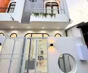 Nhà đẹp mặt tiền   102m2   giá chỉ 2 tỷ 400   sổ hồng riêng