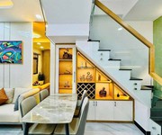 2  NHÀ NGON   1 TRỆT 2 LẦU - GIÁ CHỈ 2 TỶ 5   105m2 - Long An