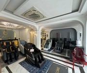 Mặt phố nguyễn chí thanh - tòa nhà bề thế - 84m  x 8 tầng - mt 9.4m - dòng tiền hấp dẫn