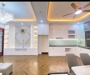 2 Hiếm bán nhà - 55m, 7 tầng trung tâm nguyễn văn cừ, đi bộ ra chợ -20m ra phố, thang máy - giá 10 tỷ
