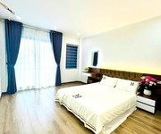 2 Nhà đẹp ô tô vào nhà phố nguyễn văn linh 40m2 x 6 tầng 3.7m, 8.9 tỷ long biên.