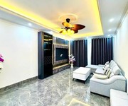 3 Nhà đẹp ô tô vào nhà phố nguyễn văn linh 40m2 x 6 tầng 3.7m, 8.9 tỷ long biên.