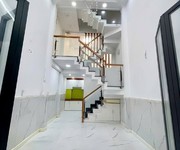 1 Nhà đúc 4 tầng -nhỉnh 3 tỷ hạ 4ootr - cạnh ngã tư bốn xã