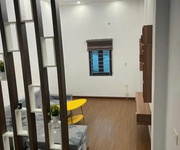 2 Nhà đẹp mới kính koong ở ngay- ô tô đỗ gần - 35m ra trục chính - kinh doanh nhỏ - 5 tầng nội thất