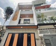 NHÀ 1 TRỆT 2 LẦU  LONG AN - ĐT 826   105m2   GIÁ 2 TỶ 5