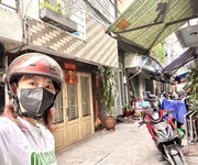 Nhà ngang bề thế - nở hậu tài lộc- thíc hợp cho gia đình 2 thế hệ-  kế bên khu ẫm thực vĩnh khánh-