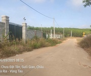 2 Chủ có việc cần ra gấp lô này giá chốt 720t  đất đã có tường rào trước sau như hình thực tế. dt