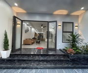 6 Nhà phố ngay gần chợ bình chánh, 100M    CHỈ 2,5 TỶ, SHR, dân cư đông đúc