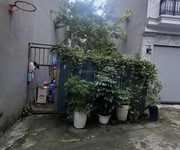 1 Bán đất ngõ 640 nguyễn văn cừ. 70m nở hậu oto tải vào đất. hơn 13 tỷ còn tl