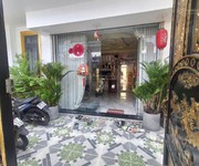 Chính chủ bán nhà 3 tầng kiên cố, rộng rãi   vị trí đẹp đường huỳnh tấn phát, quận 7