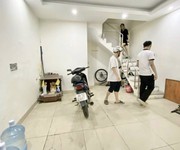 2 Cho thuê nhà ngõ hai bà trưng, 4 tầng x 18m2, 3 ngủ, 2 vệ sinh, 7.5 triệu