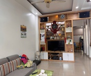 2 Cần bán nhà 4 tầng độc lập tại đường Chợ Hàng   Giá siêu tốt