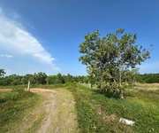 4 Bán 1.84 ha đất gần biển tân tiến, lagi 300m2 thổ cư giá rẻ nhất 975k/m2