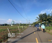 2 Khách kg vay dc 3 bên bỏ coc . giá công chứng luôn đường nhựa