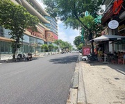 Vip mặt phố nguyễn thái học. -  lô góc 2 thoáng - thang máy - ô tô tránh  - vỉa hè đá bóng - kinh