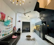 Gần chợ-trường-aeon mall tên lửa, giáp q6 nhà 2 tầng sân thượng 4,275t