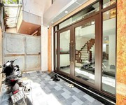 Lưu phais tầng 8.2 tỉ thang máy nhập khẩu, full nội thất xịn