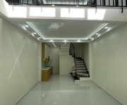 Tân kỳ tân quý xe hơi đậu cửa chỉ cách aeonmall tân phú chỉ vài phút.