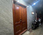 Bán nhà tập thể tầng 1   phố nguyễn văn cừ   long biên