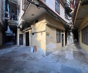 Nhà lô góc - trước nhà rộng thoáng sáng - sổ vuông đẹp - giá đầu tư 3 tầng   30,3m2   7,5 tỷ.