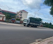 Chính chủ cần bán gấp 1 đất mặt tiền và 1 nhà thuộc khu vực tp. hồ chí minh