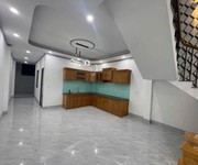 2 Nhà 1 trệt 1 lầu   Kiến trúc hiện đại, diện tích 100m , giá chỉ 2 tỷ 4