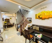Hoàng quốc việt phân lô ô tô tránh vào nhà, 1 ngoặt ra phố, mặt tiền rộng, nhà dân xây ở sướng