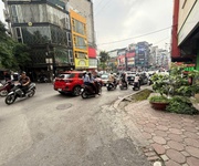 Mặt phố la thành  - kinh doanh - toà văn phòng - trung tâm - 1 hầm 10 nổi- thang máy.  nhà bán nằm